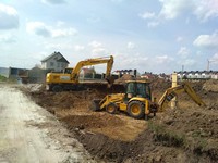 Послуги екскаваторами, міні екскаваторами Caterpillar, навантажувачами Komatsu, гусеничним екскавато